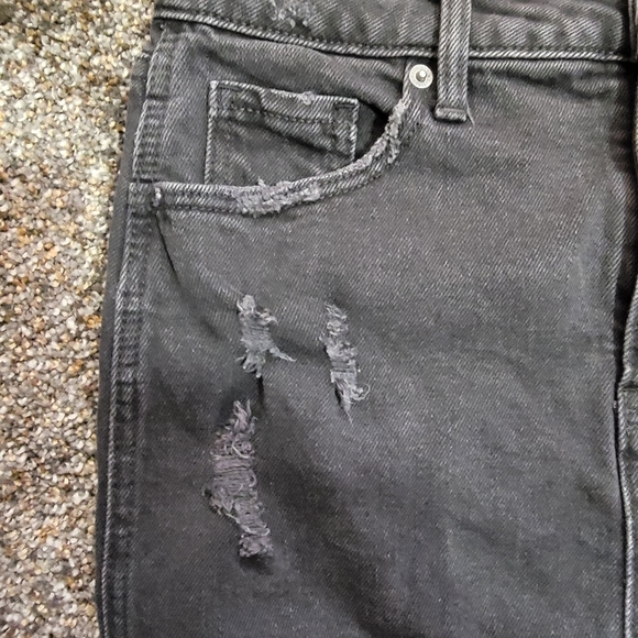 Black Old Navy Ripped Jean Skirt - Picture 4 of 8